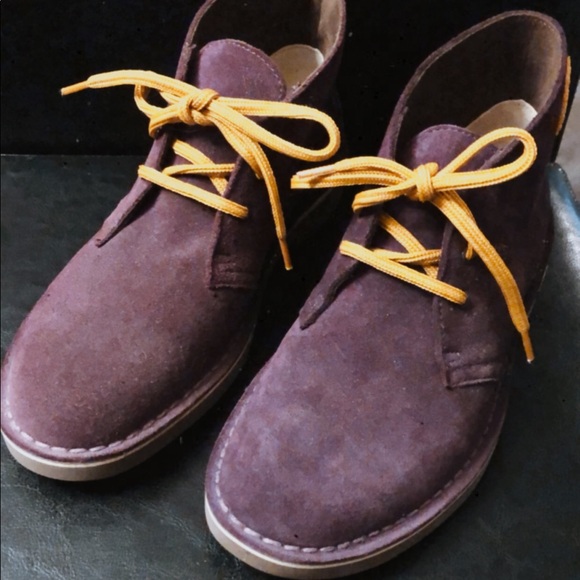 Clark’s size 6 Suede shoe - Picture 2 of 3